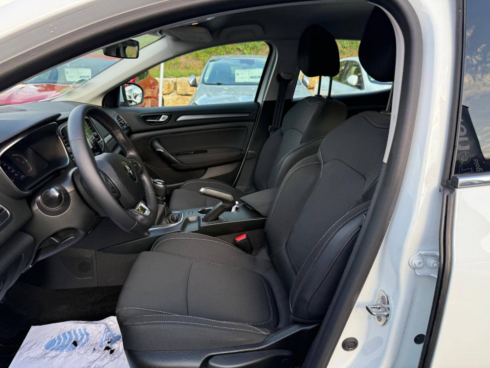 Acheter Renault Megane 4 Mégane IV Berline Blue dCi 115 Business 5p occasion dans les concessions du Groupe Faurie