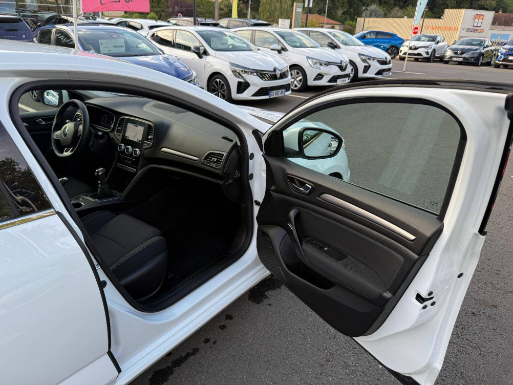 Acheter Renault Megane 4 Mégane IV Berline Blue dCi 115 Business 5p occasion dans les concessions du Groupe Faurie