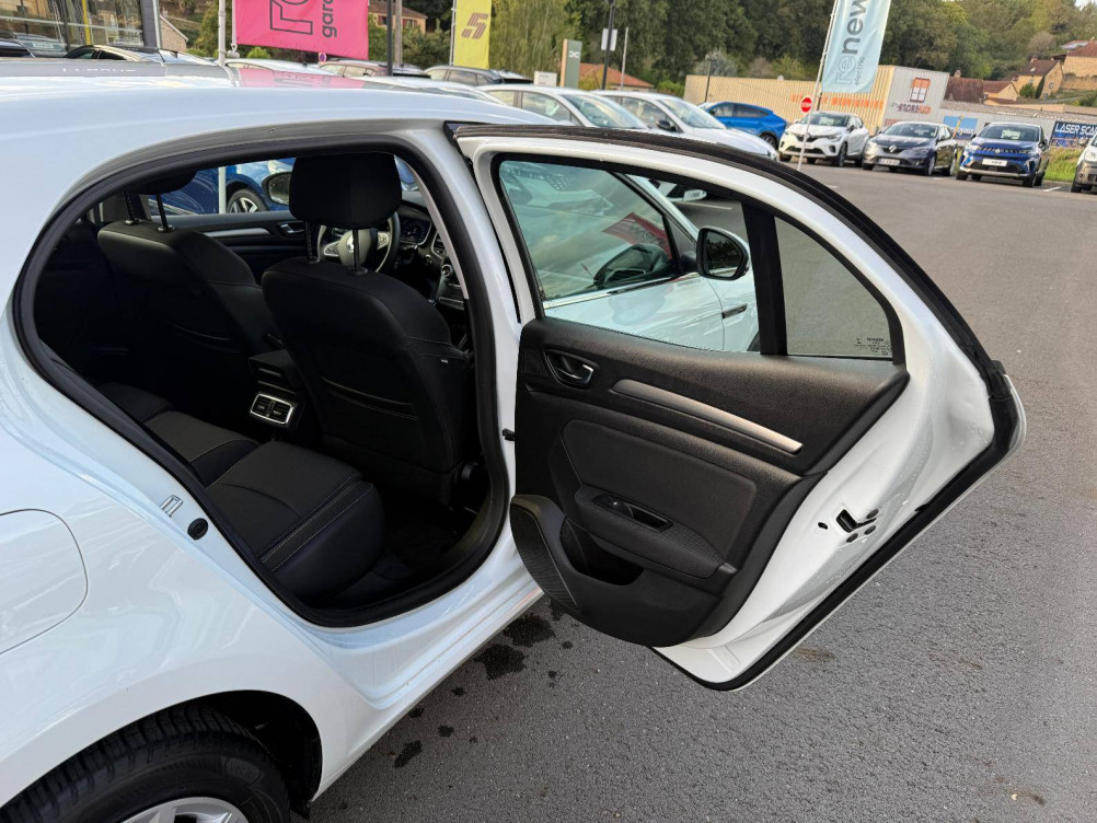 Acheter Renault Megane 4 Mégane IV Berline Blue dCi 115 Business 5p occasion dans les concessions du Groupe Faurie