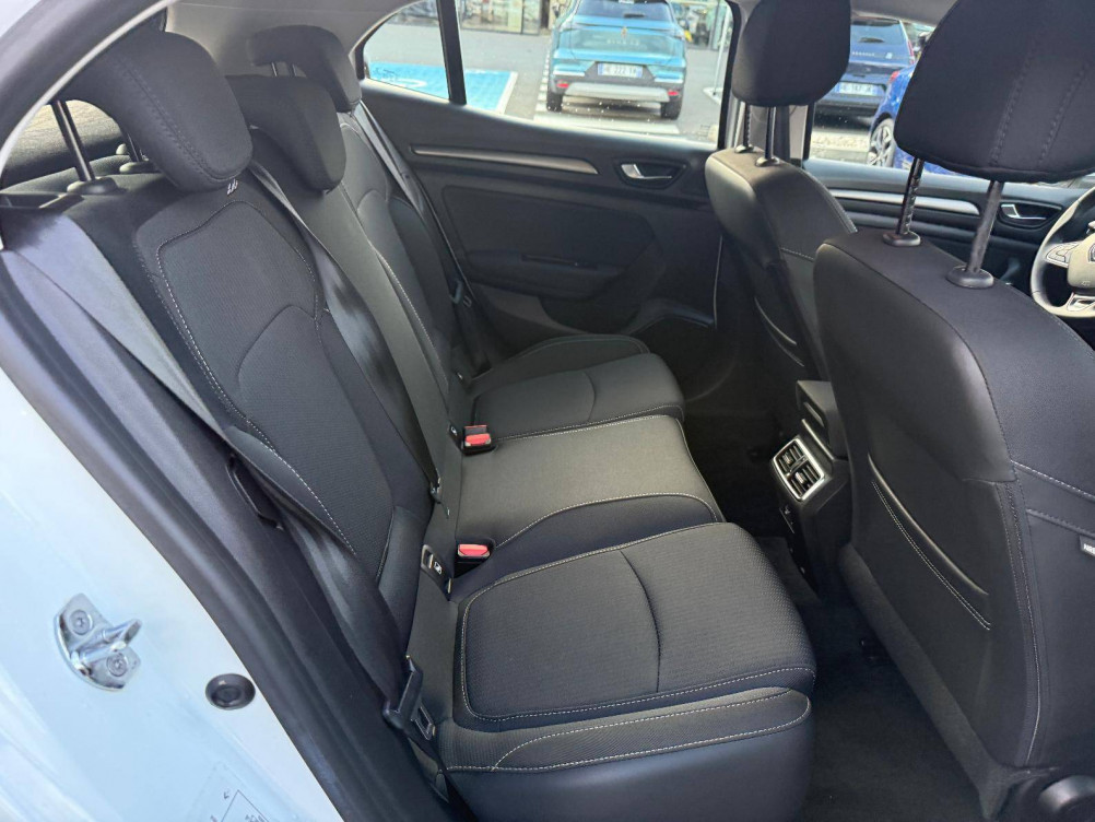 Acheter Renault Megane 4 Mégane IV Berline Blue dCi 115 Business 5p occasion dans les concessions du Groupe Faurie