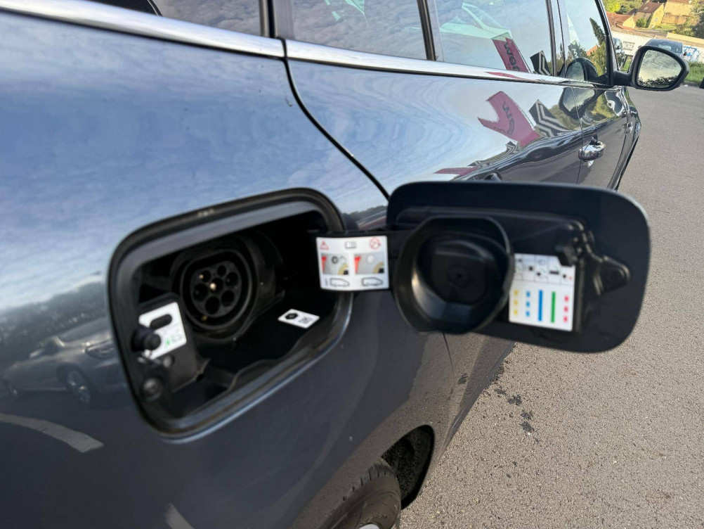 Acheter Renault Megane 4 Megane IV Estate E-Tech plug-in hybrid 160 Techno 5p occasion dans les concessions du Groupe Faurie