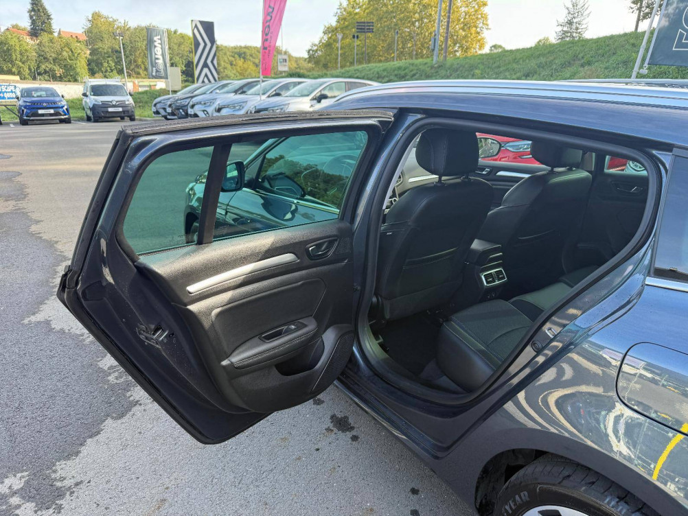 Acheter Renault Megane 4 Megane IV Estate E-Tech plug-in hybrid 160 Techno 5p occasion dans les concessions du Groupe Faurie