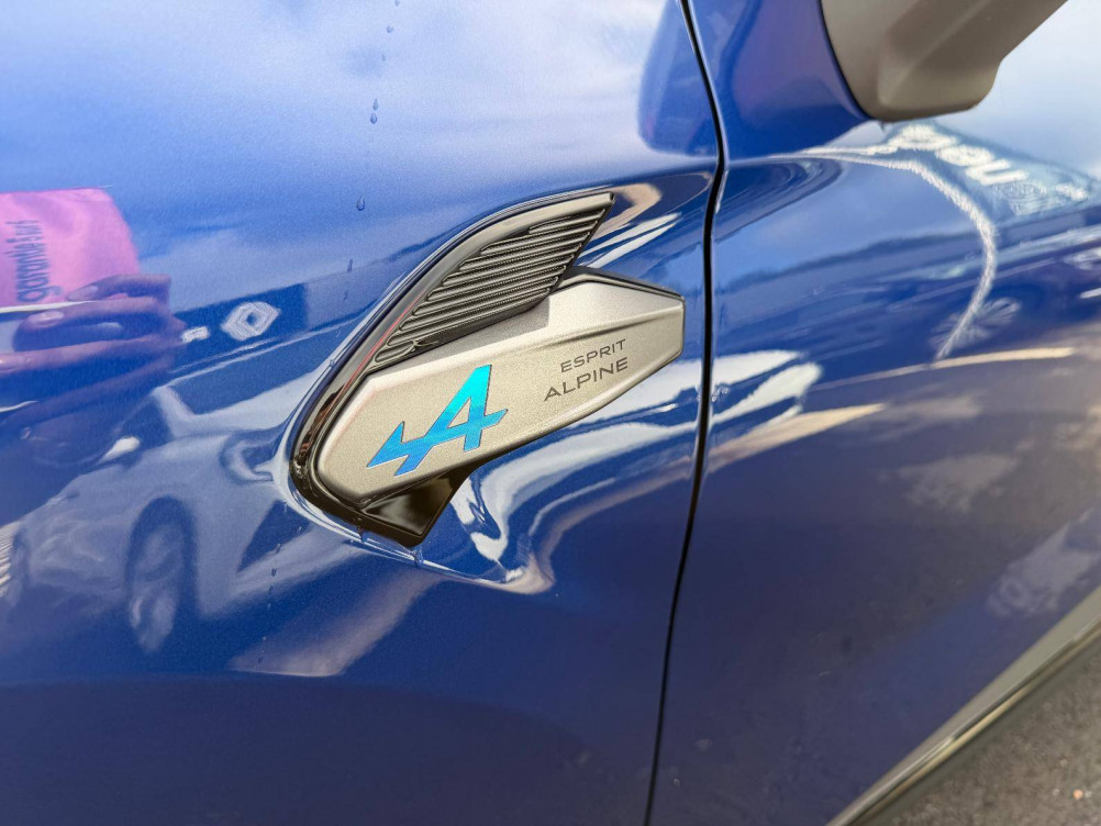 Acheter Renault Captur 2 Captur E-Tech full hybrid 145 ch esprit Alpine 5p occasion dans les concessions du Groupe Faurie