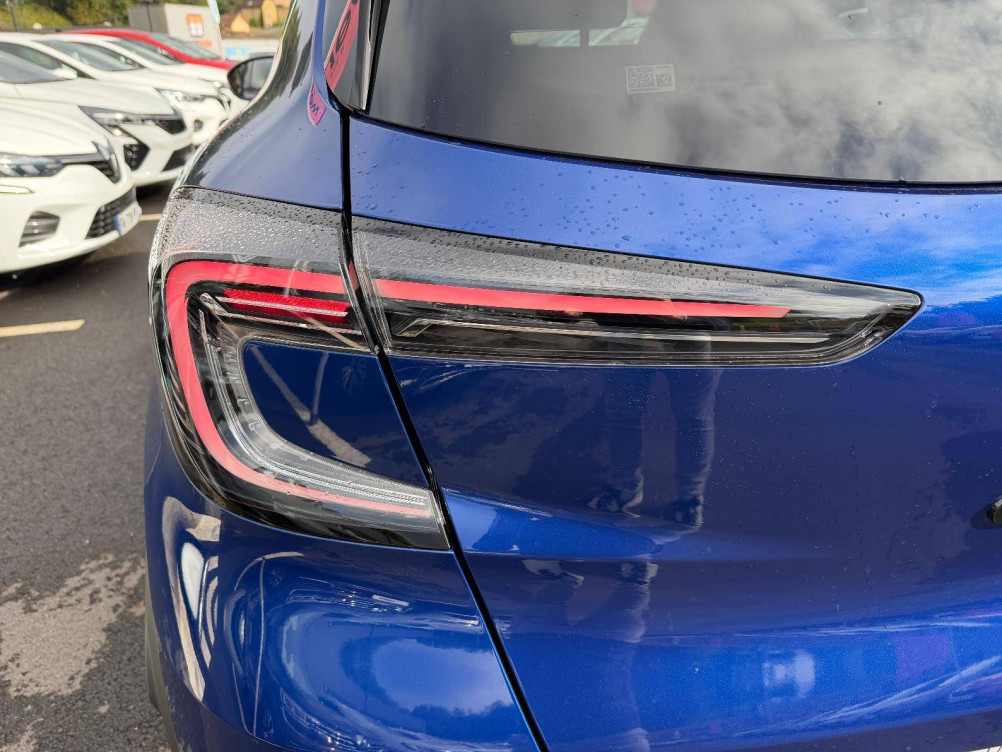 Acheter Renault Captur 2 Captur E-Tech full hybrid 145 ch esprit Alpine 5p occasion dans les concessions du Groupe Faurie