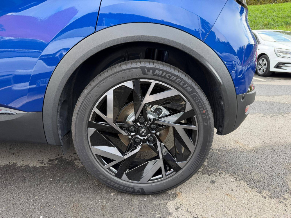 Acheter Renault Captur 2 Captur E-Tech full hybrid 145 ch esprit Alpine 5p occasion dans les concessions du Groupe Faurie