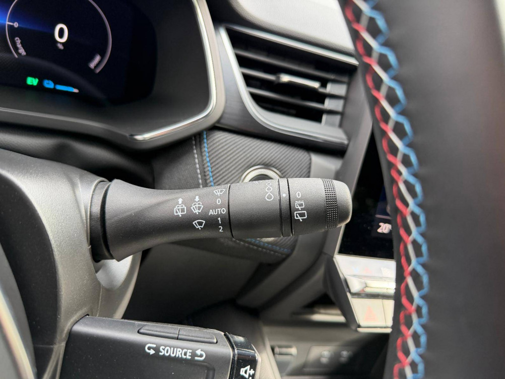 Acheter Renault Captur 2 Captur E-Tech full hybrid 145 ch esprit Alpine 5p occasion dans les concessions du Groupe Faurie
