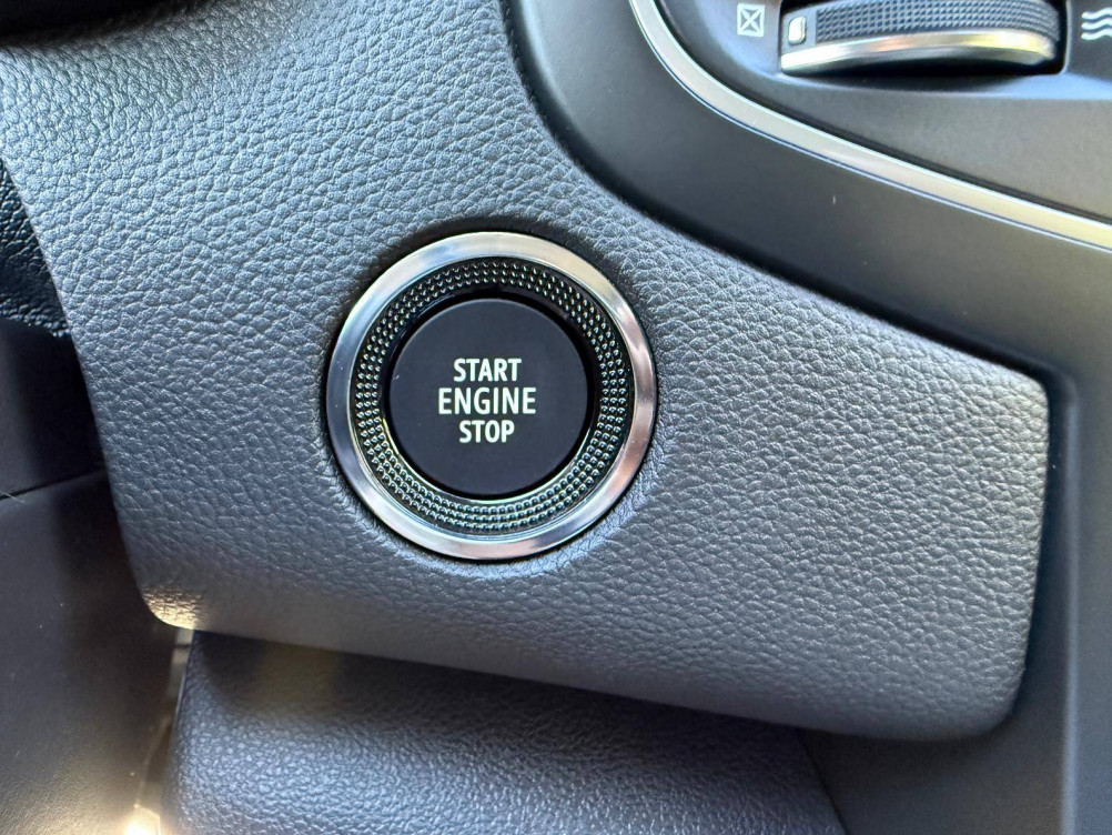 Acheter Renault Megane 4 Megane IV Berline Blue dCi 115 EDC Techno 5p occasion dans les concessions du Groupe Faurie