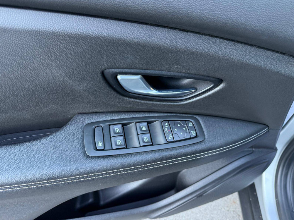 Acheter Renault Grand Scenic 4 Grand Scenic TCe 140 FAP EDC - 21 Business 5p occasion dans les concessions du Groupe Faurie