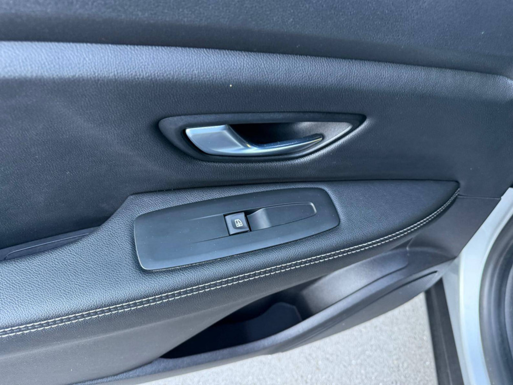 Acheter Renault Grand Scenic 4 Grand Scenic TCe 140 FAP EDC - 21 Business 5p occasion dans les concessions du Groupe Faurie