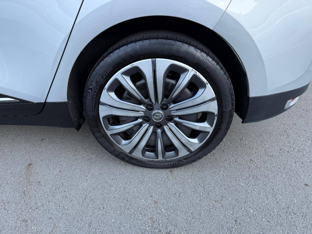 Acheter Renault Grand Scenic 4 Grand Scenic TCe 140 FAP EDC - 21 Business 5p occasion dans les concessions du Groupe Faurie