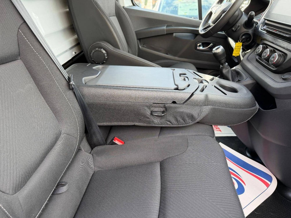 Acheter Renault Trafic 3 TRAFIC FGN L1H1 3000 KG BLUE DCI 130 GRAND CONFORT 4p occasion dans les concessions du Groupe Faurie