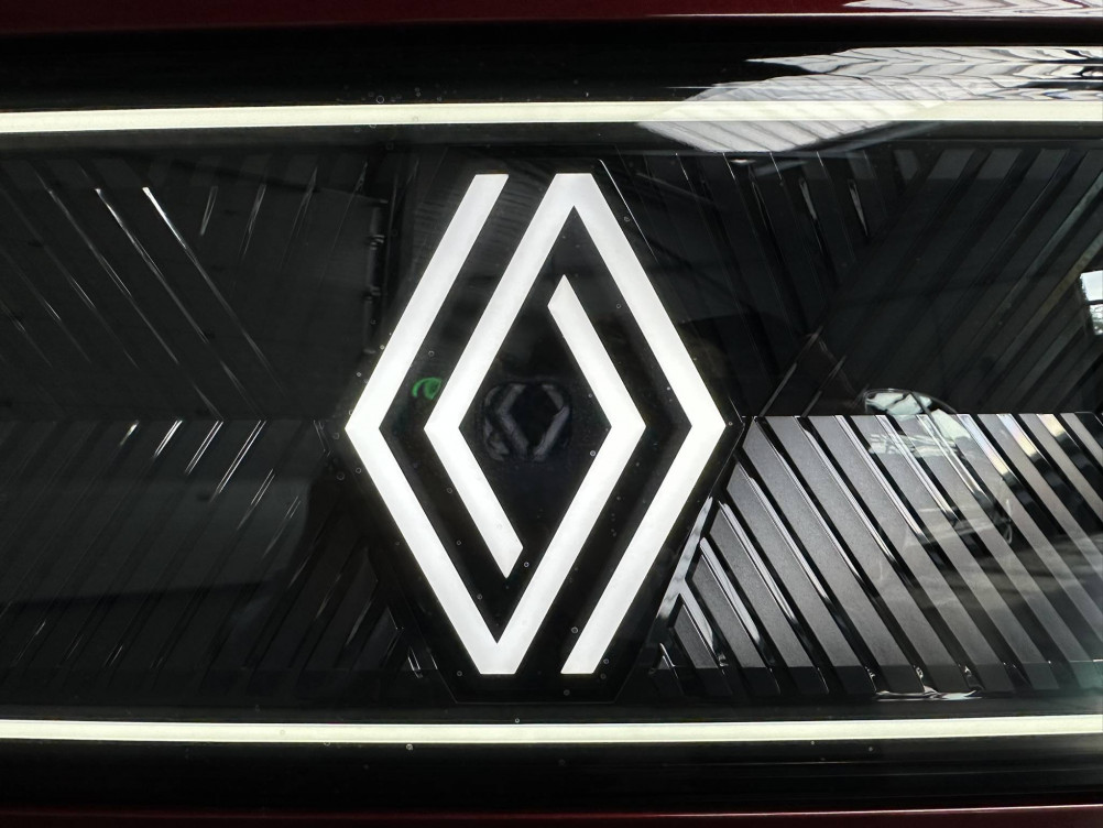 Acheter Renault Renault 4 Renault 4 E-Tech Electrique 150 ch autonomie confort Techno 5p neuf dans les concessions du Groupe Faurie