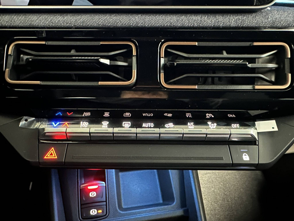 Acheter Renault Renault 4 Renault 4 E-Tech Electrique 150 ch autonomie confort Techno 5p neuf dans les concessions du Groupe Faurie