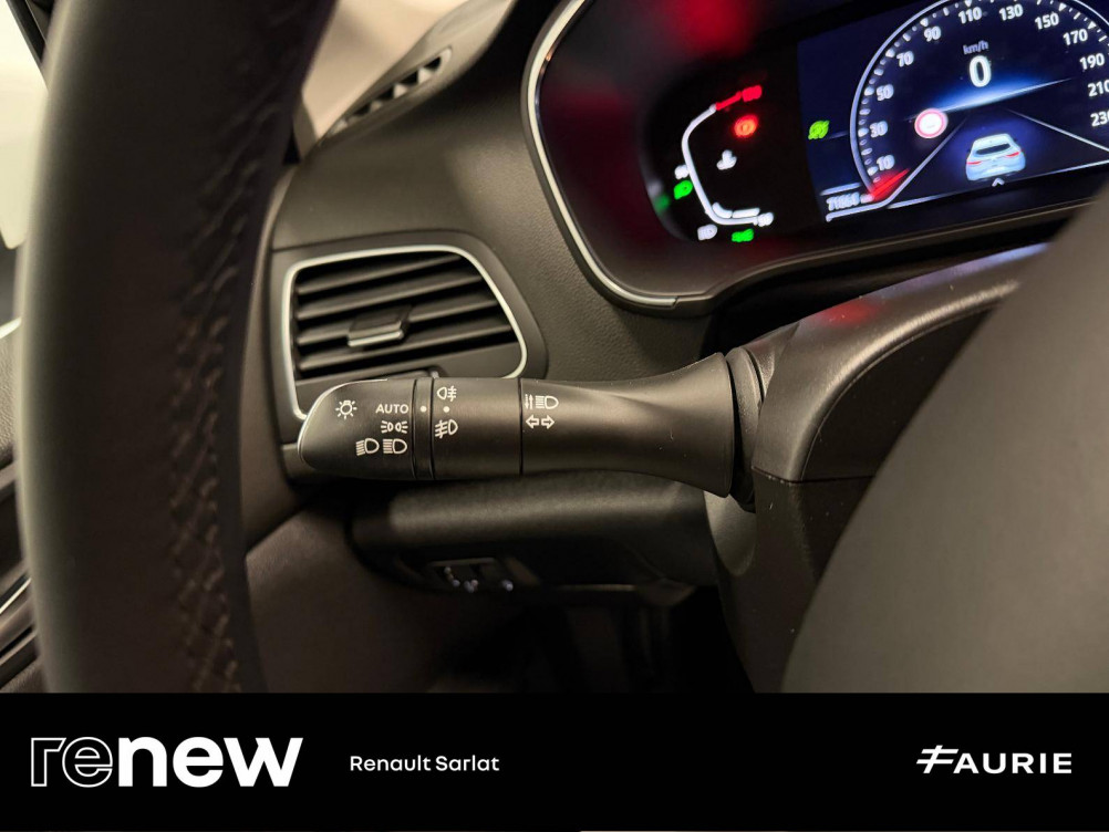 Acheter Renault Megane 4 Mégane IV Berline Blue dCi 115 EDC Business 5p occasion dans les concessions du Groupe Faurie