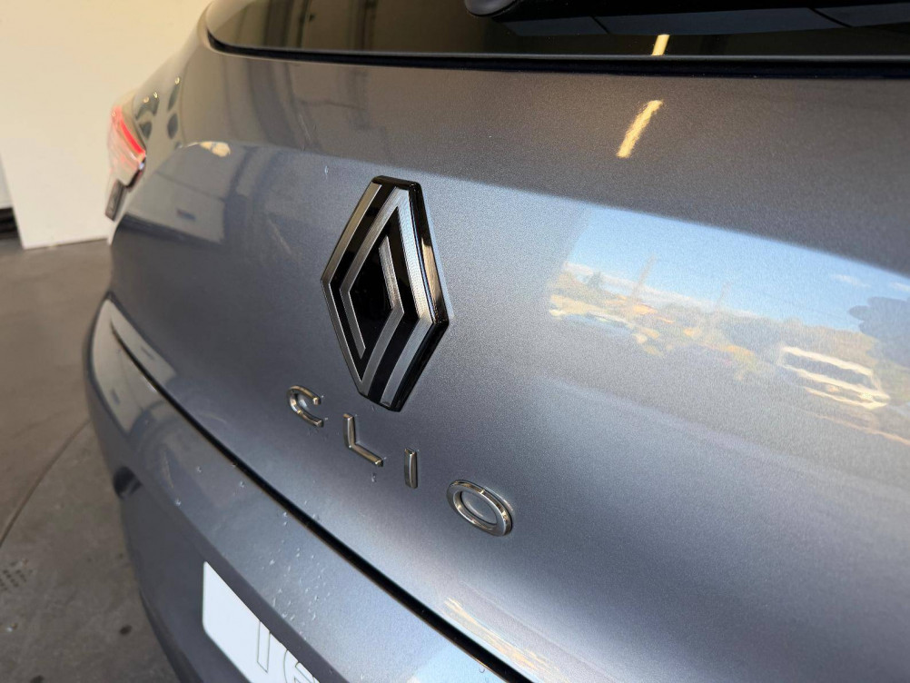 Acheter Renault Clio 5 Clio E-Tech full hybrid 145 Evolution 5p occasion dans les concessions du Groupe Faurie