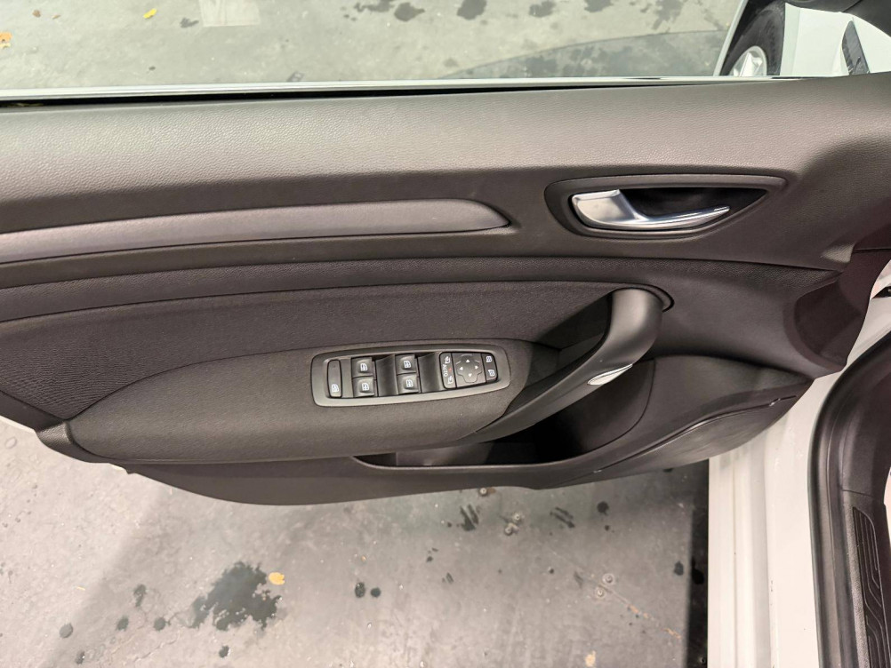 Acheter Renault Megane 4 Mégane IV Berline Blue dCi 115 EDC Business 5p occasion dans les concessions du Groupe Faurie