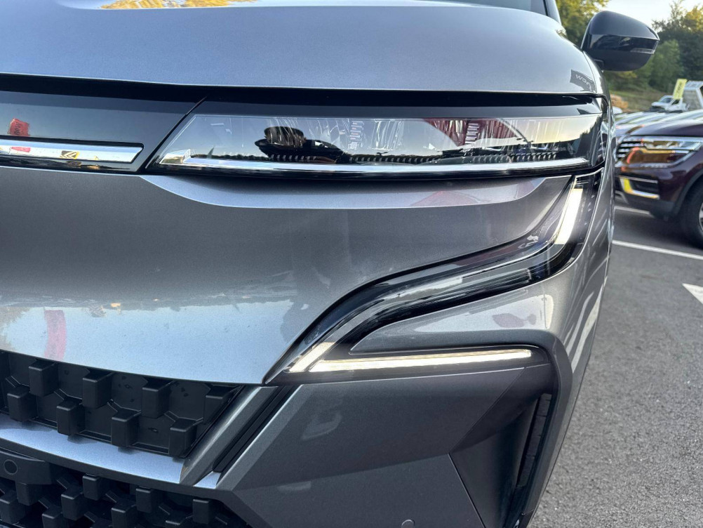 Acheter Renault Megane E-Tech Megane E-Tech EV60 220 ch super charge Iconic 5p occasion dans les concessions du Groupe Faurie