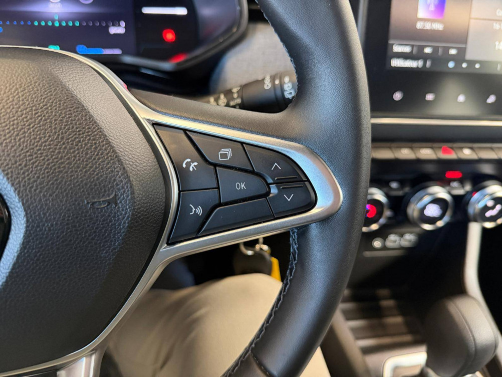 Acheter Renault Clio 5 Clio E-Tech full hybrid 145 Evolution 5p occasion dans les concessions du Groupe Faurie