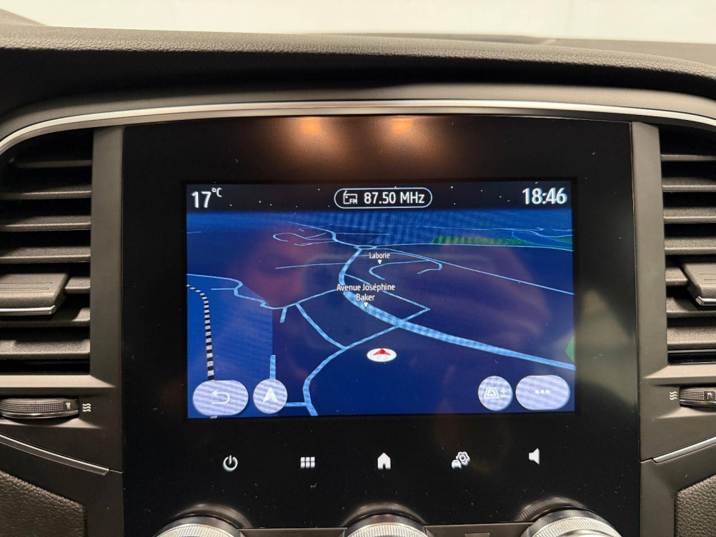 Acheter Renault Megane 4 Mégane IV Berline Blue dCi 115 EDC Business 5p occasion dans les concessions du Groupe Faurie