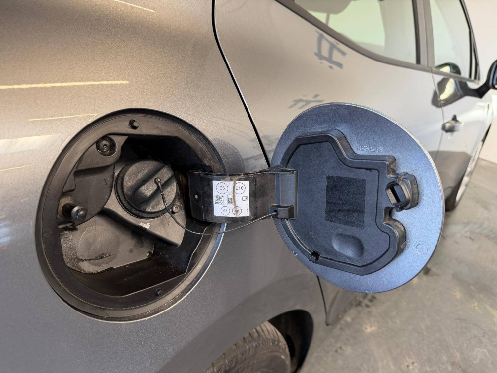 Acheter Renault Clio 5 Clio E-Tech full hybrid 145 Evolution 5p occasion dans les concessions du Groupe Faurie