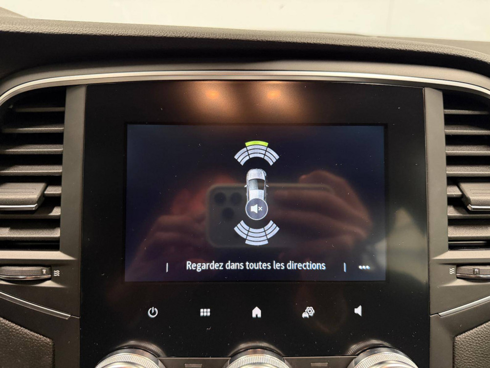 Acheter Renault Megane 4 Mégane IV Berline Blue dCi 115 EDC Business 5p occasion dans les concessions du Groupe Faurie