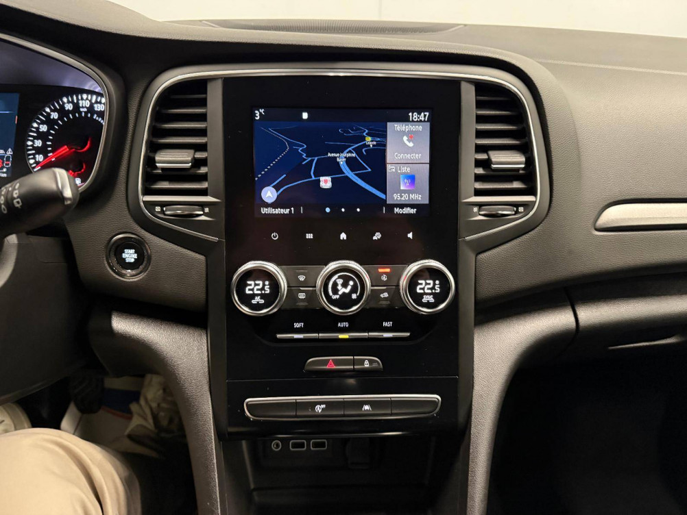 Acheter Renault Megane 4 Mégane IV Berline Blue dCi 115 - 21N Business 5p occasion dans les concessions du Groupe Faurie