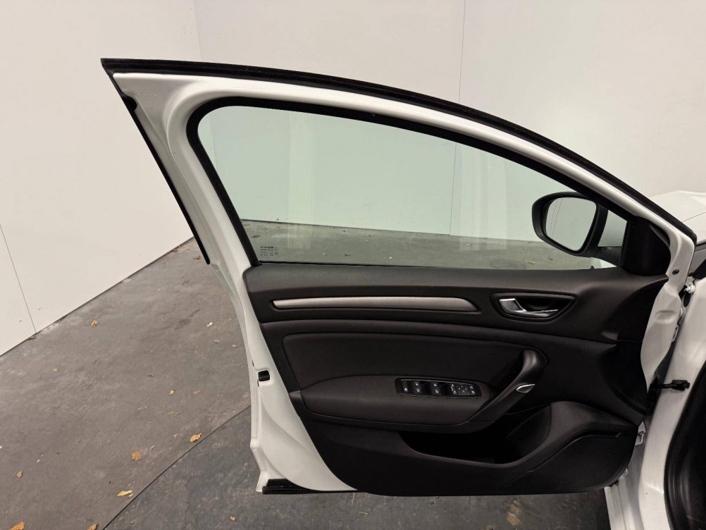 Acheter Renault Megane 4 Mégane IV Berline Blue dCi 115 - 21N Business 5p occasion dans les concessions du Groupe Faurie