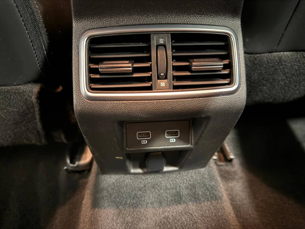 Acheter Renault Megane 4 Mégane IV Berline Blue dCi 115 - 21N Business 5p occasion dans les concessions du Groupe Faurie