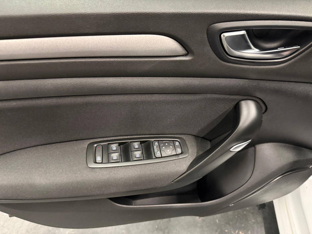 Acheter Renault Megane 4 Mégane IV Berline Blue dCi 115 - 21N Business 5p occasion dans les concessions du Groupe Faurie