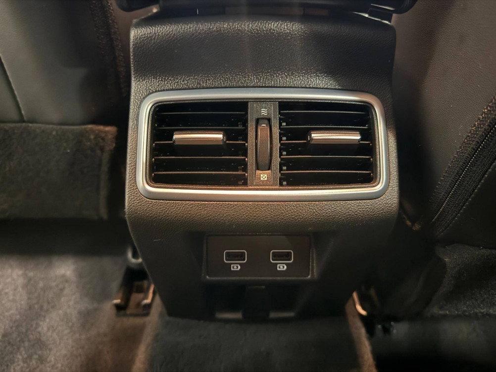 Acheter Renault Megane 4 Mégane IV Berline Blue dCi 115 - 21N Business 5p occasion dans les concessions du Groupe Faurie