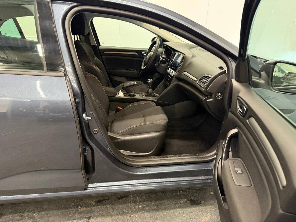 Acheter Renault Megane 4 Mégane IV Berline Blue dCi 115 - 21N Business 5p occasion dans les concessions du Groupe Faurie
