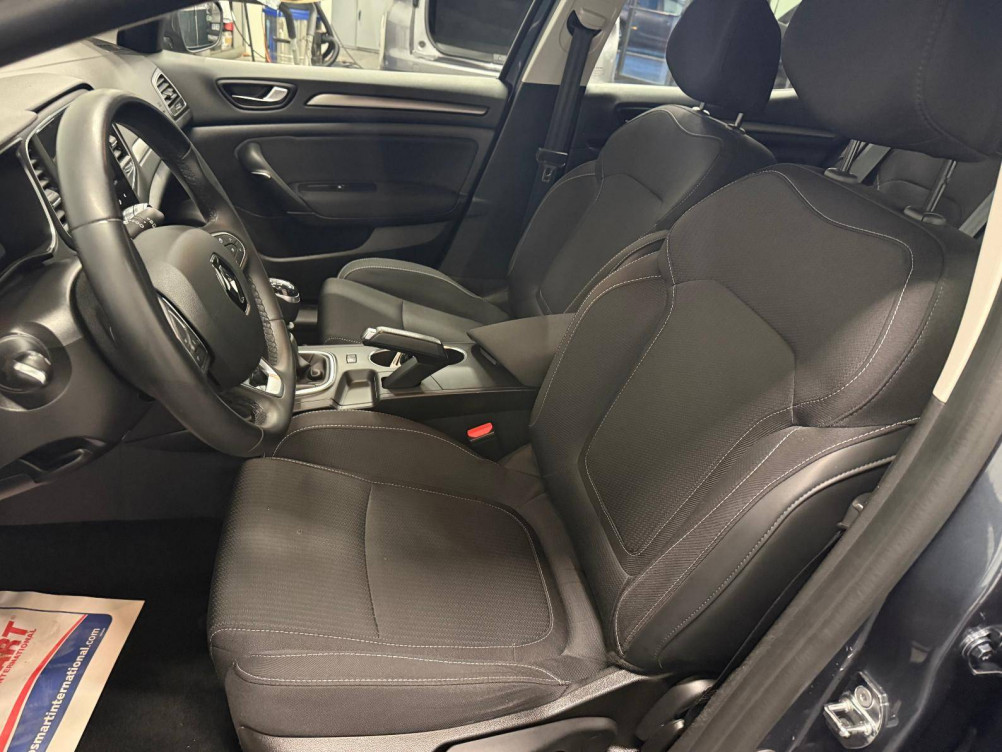 Acheter Renault Megane 4 Mégane IV Berline Blue dCi 115 - 21N Business 5p occasion dans les concessions du Groupe Faurie