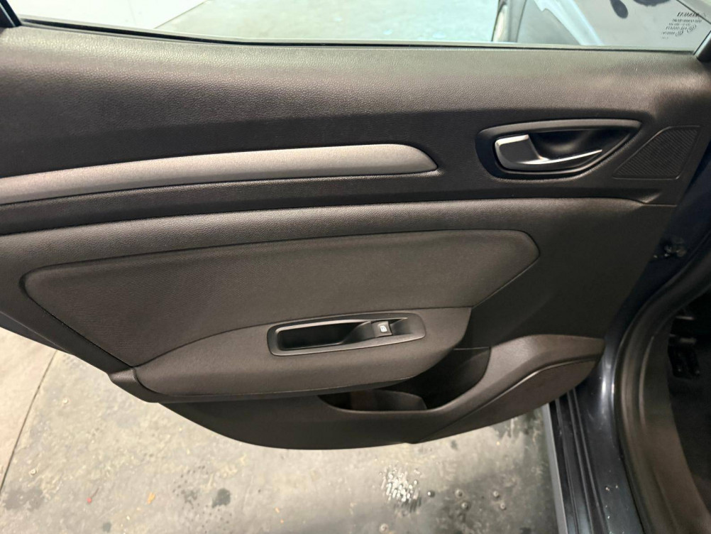 Acheter Renault Megane 4 Mégane IV Berline Blue dCi 115 - 21N Business 5p occasion dans les concessions du Groupe Faurie