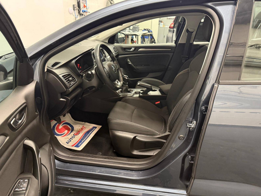 Acheter Renault Megane 4 Mégane IV Berline Blue dCi 115 - 21N Business 5p occasion dans les concessions du Groupe Faurie