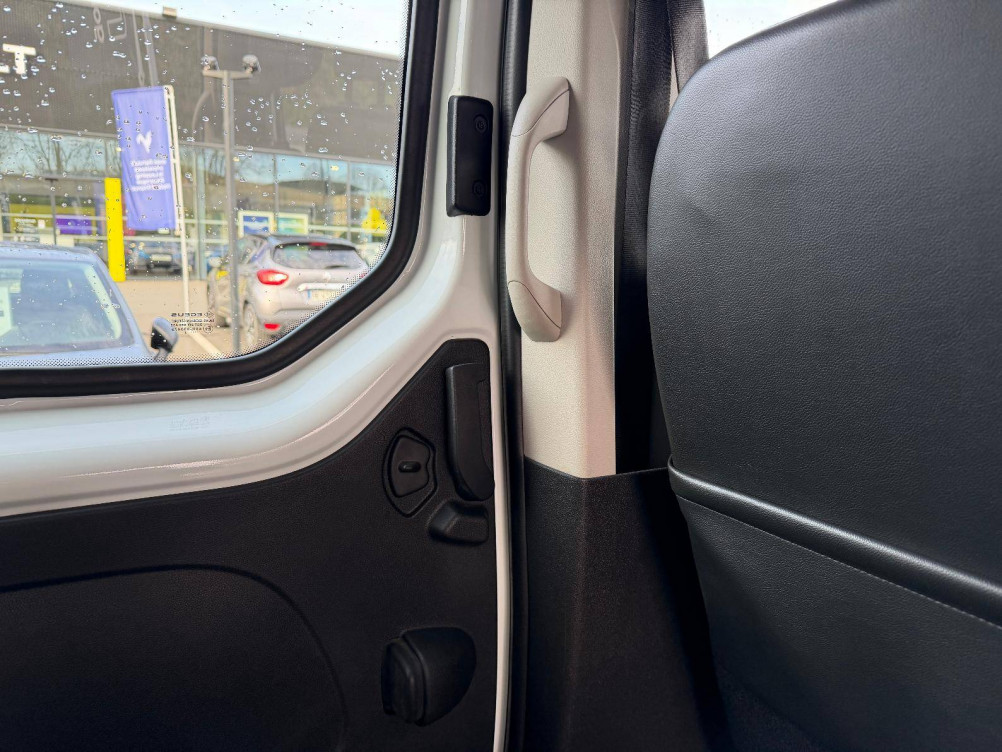 Acheter Renault Trafic 3 TRAFIC CA L2H1 3000 KG BLUE DCI 130 GRAND CONFORT 4p occasion dans les concessions du Groupe Faurie
