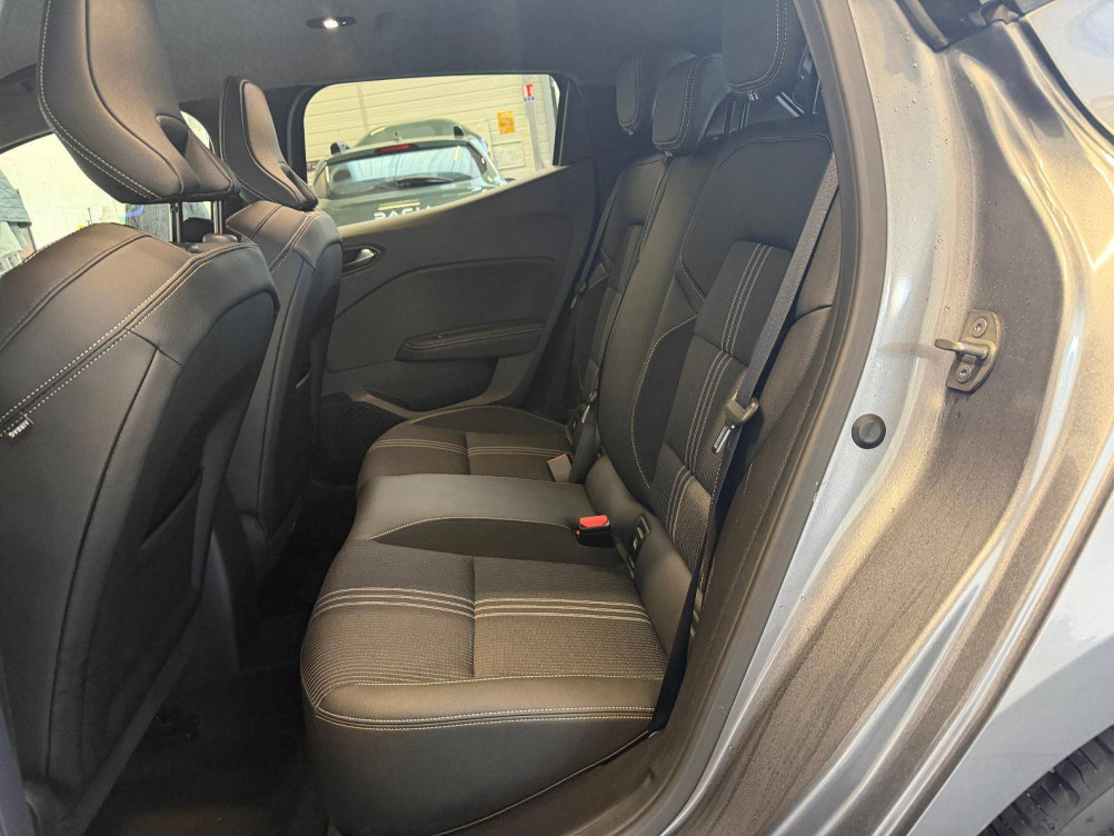 Acheter Renault Clio 5 Clio E-Tech full hybrid 145 Engineered 5p occasion dans les concessions du Groupe Faurie