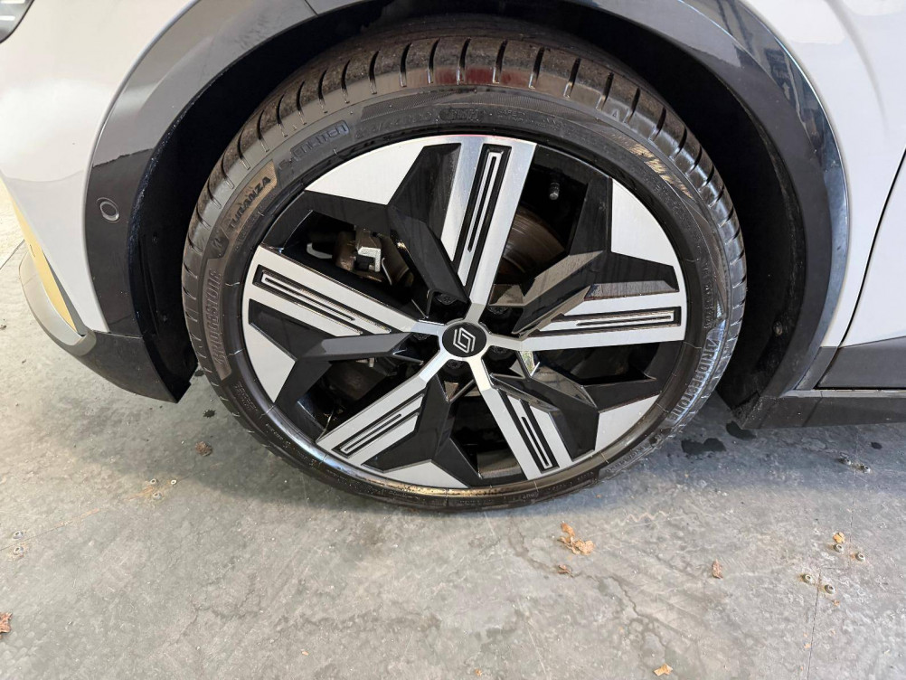 Acheter Renault Megane E-Tech Megane E-Tech EV60 220 ch super charge Iconic 5p occasion dans les concessions du Groupe Faurie