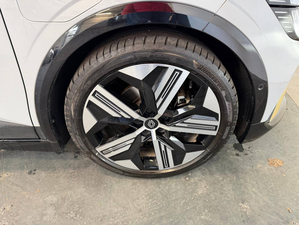 Acheter Renault Megane E-Tech Megane E-Tech EV60 220 ch super charge Iconic 5p occasion dans les concessions du Groupe Faurie