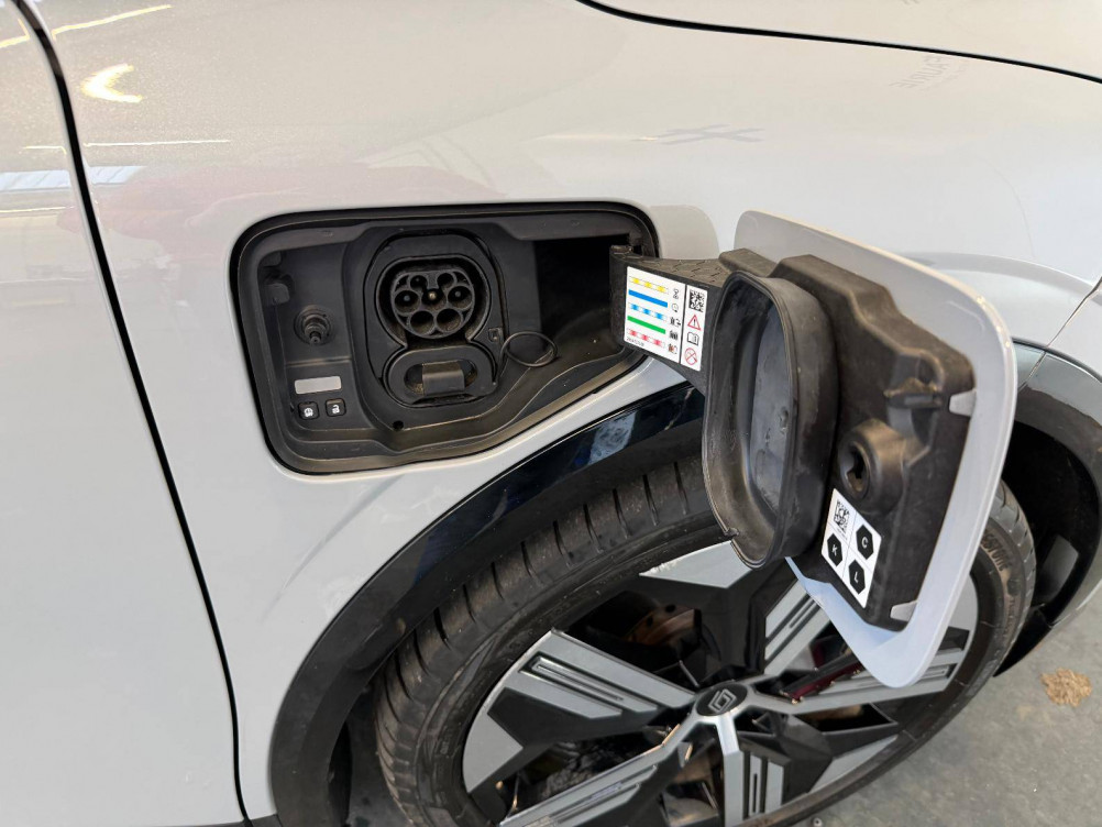 Acheter Renault Megane E-Tech Megane E-Tech EV60 220 ch super charge Iconic 5p occasion dans les concessions du Groupe Faurie