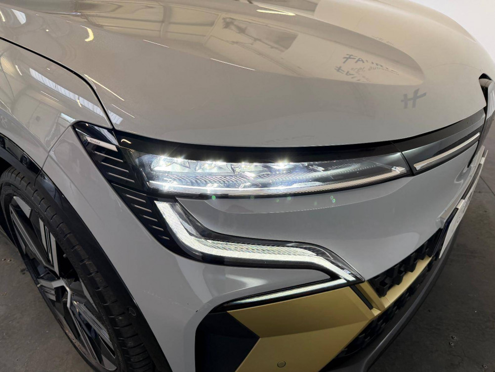 Acheter Renault Megane E-Tech Megane E-Tech EV60 220 ch super charge Iconic 5p occasion dans les concessions du Groupe Faurie