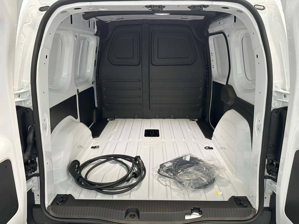 Acheter Renault Kangoo Electrique KANGOO VAN E-TECH ELECTRIQUE FG TOLE L1 AC22/DC80 GSR2 EXTRA 4p neuf dans les concessions du Groupe Faurie