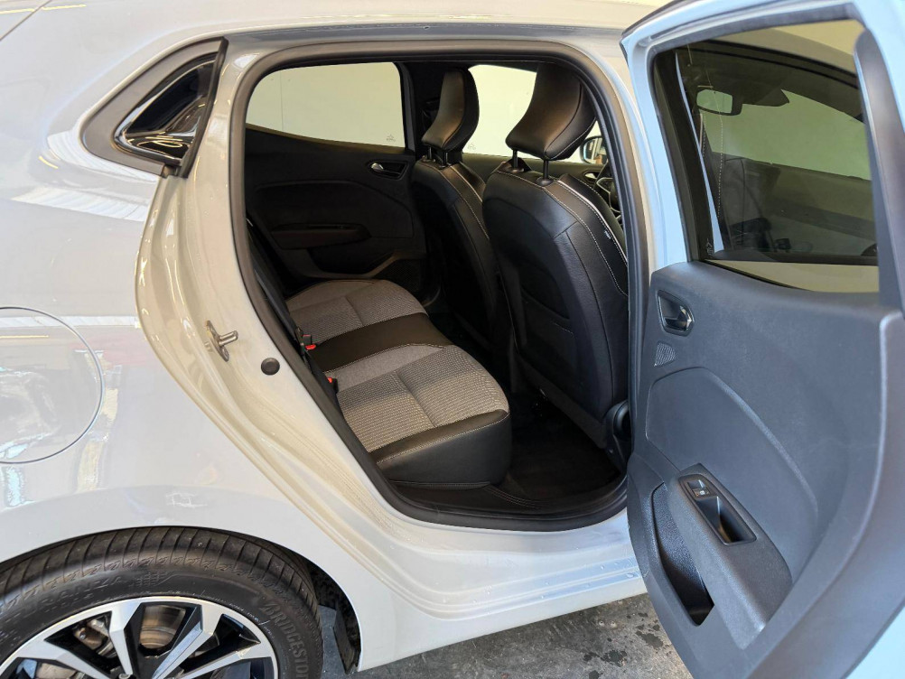 Acheter Renault Clio 5 Clio E-Tech full hybrid 145 Techno 5p occasion dans les concessions du Groupe Faurie