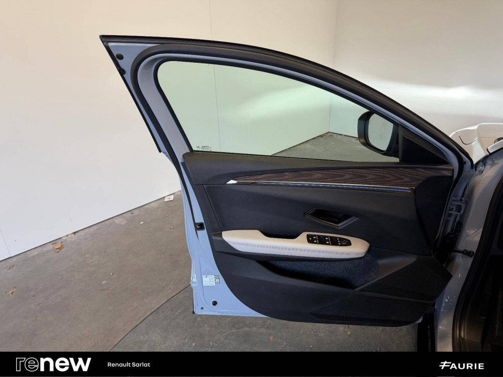 Acheter Renault Megane E-Tech Megane E-Tech EV60 220 ch super charge Iconic 5p occasion dans les concessions du Groupe Faurie