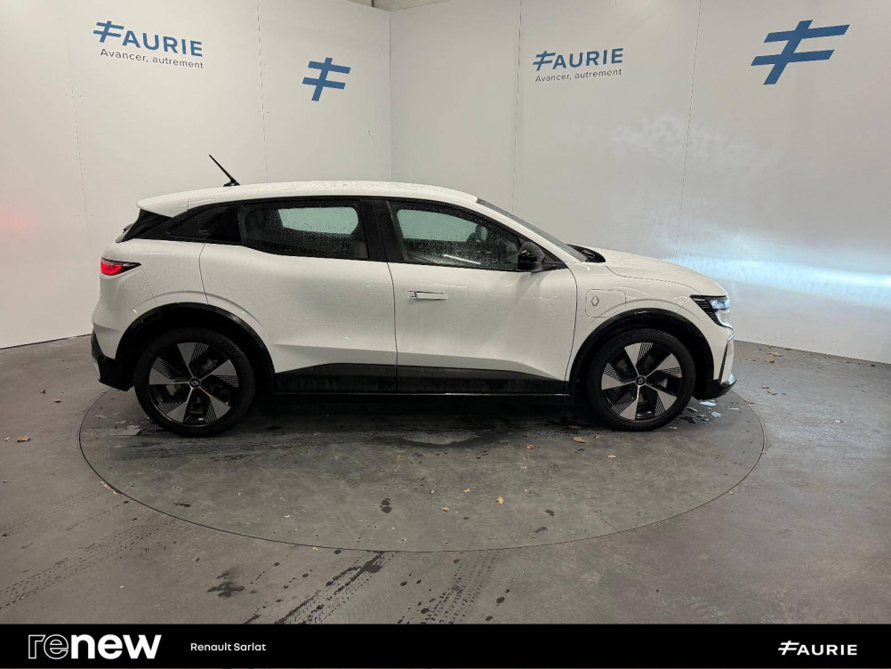 Acheter Renault Megane E-Tech Megane E-Tech EV40 130ch standard charge Equilibre 5p occasion dans les concessions du Groupe Faurie