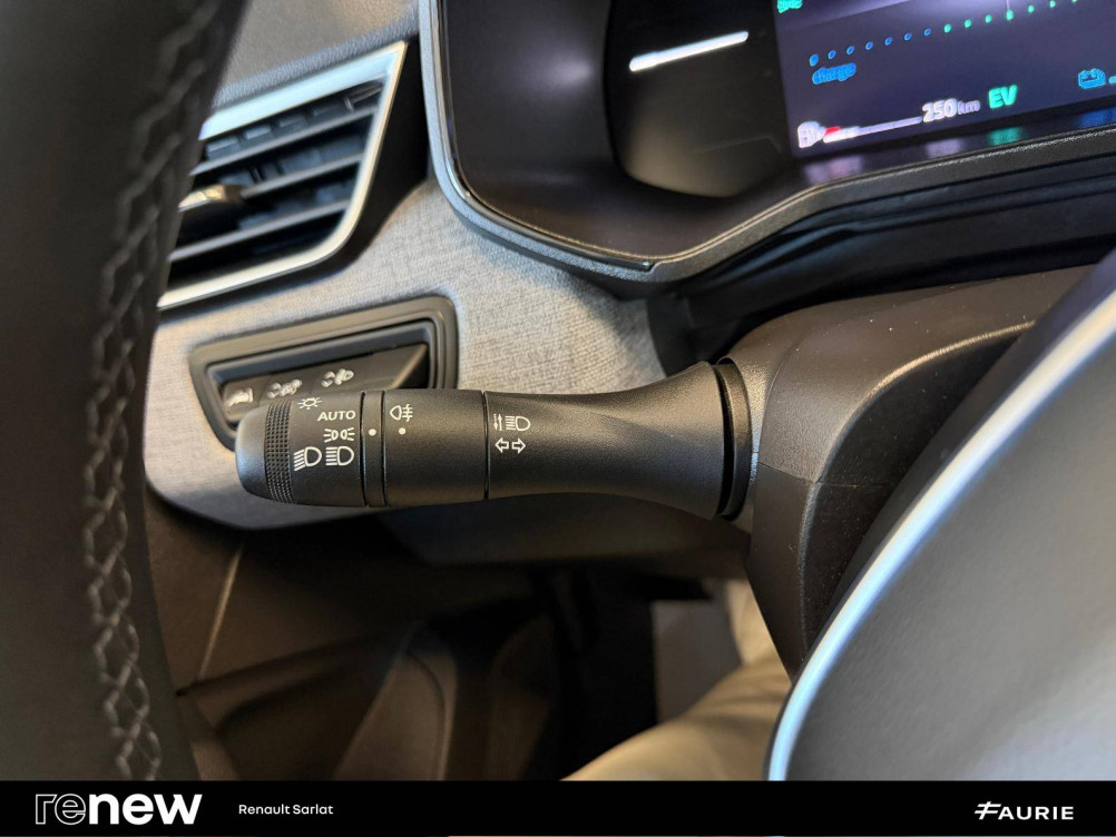 Acheter Renault Clio 5 Clio E-Tech full hybrid 145 Evolution 5p occasion dans les concessions du Groupe Faurie