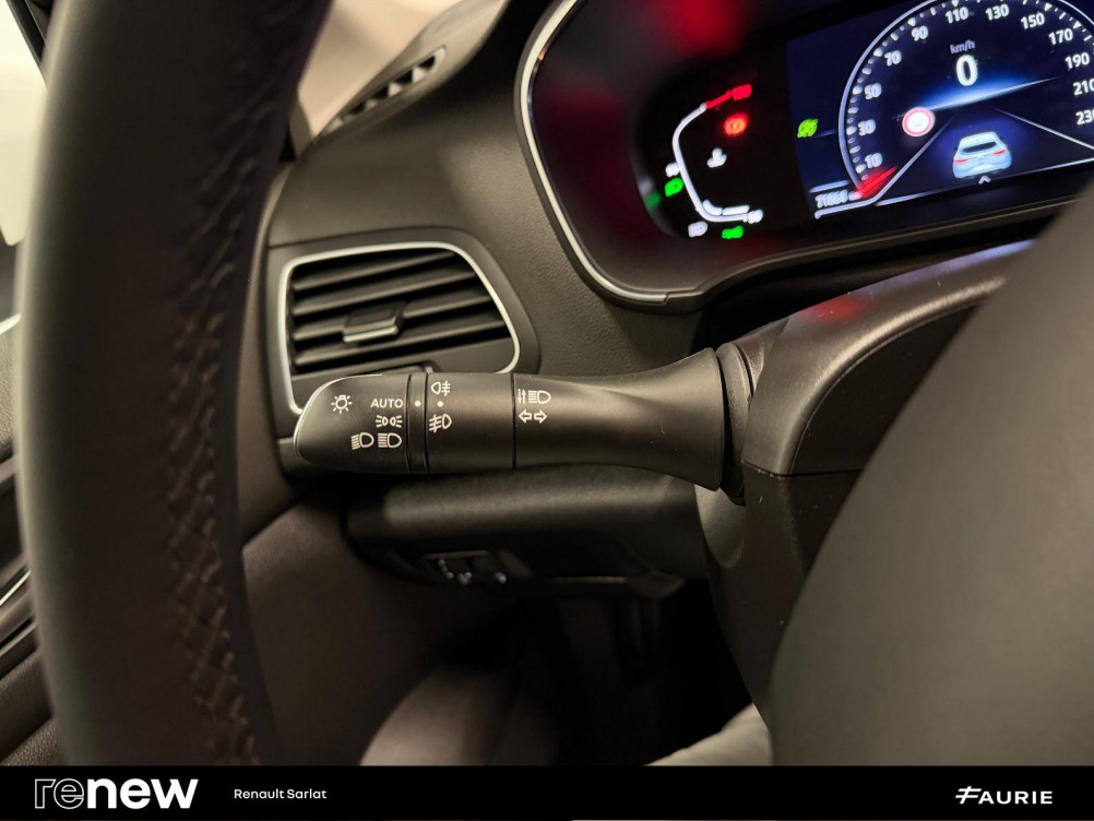 Acheter Renault Megane 4 Mégane IV Berline Blue dCi 115 EDC Business 5p occasion dans les concessions du Groupe Faurie