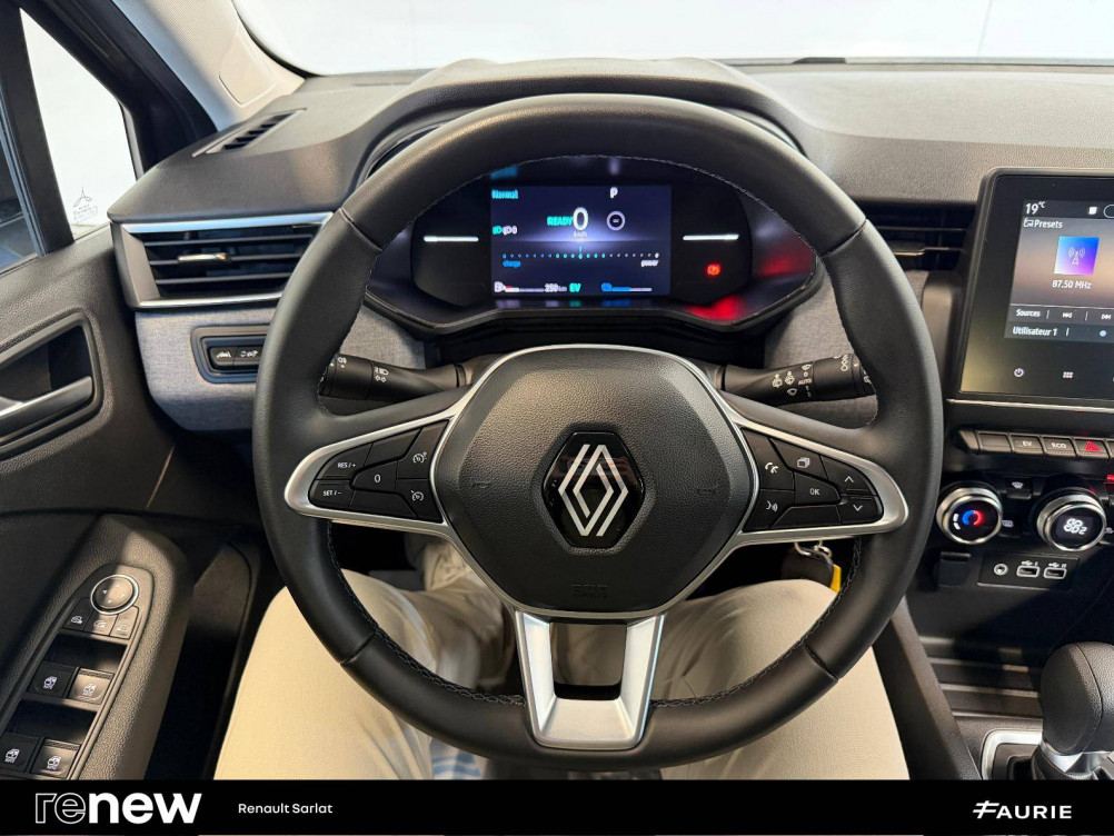 Acheter Renault Clio 5 Clio E-Tech full hybrid 145 Evolution 5p occasion dans les concessions du Groupe Faurie