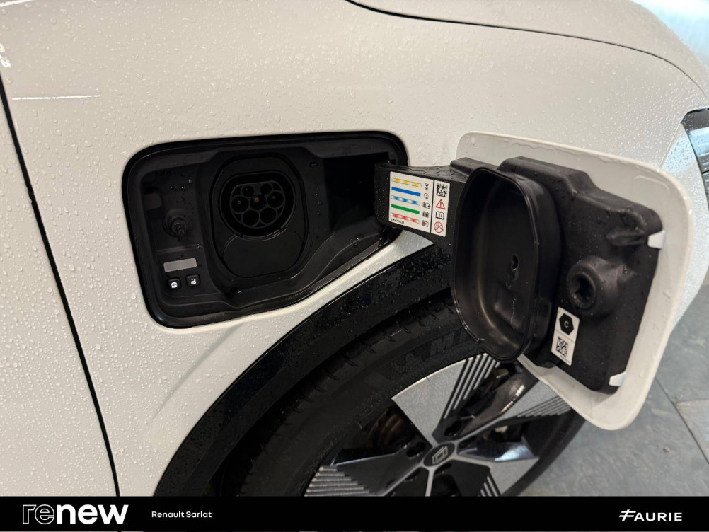 Acheter Renault Megane E-Tech Megane E-Tech EV40 130ch standard charge Equilibre 5p occasion dans les concessions du Groupe Faurie