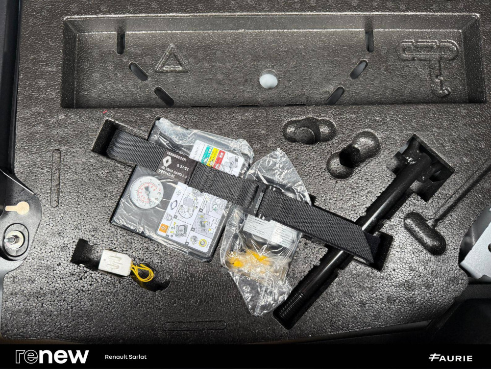 Acheter Renault Clio 5 Clio E-Tech full hybrid 145 Engineered 5p occasion dans les concessions du Groupe Faurie