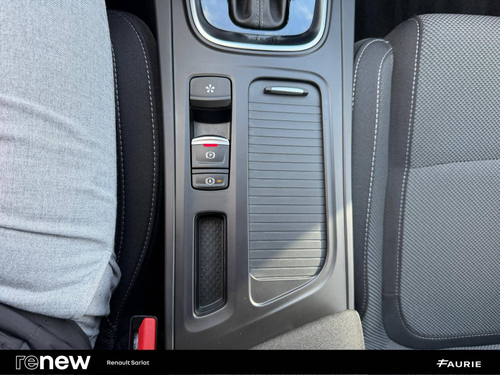 Acheter Renault Megane 4 Megane IV Berline E-Tech plug-in hybrid 160 Evolution 5p occasion dans les concessions du Groupe Faurie